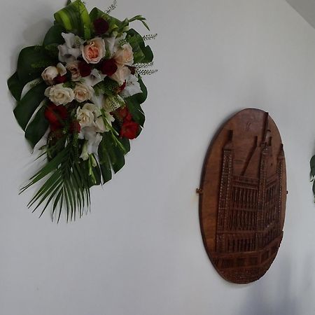 Radama Hotel Antananarivo Buitenkant foto