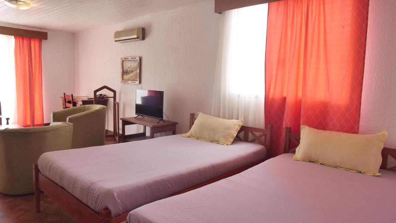 Radama Hotel Antananarivo Buitenkant foto