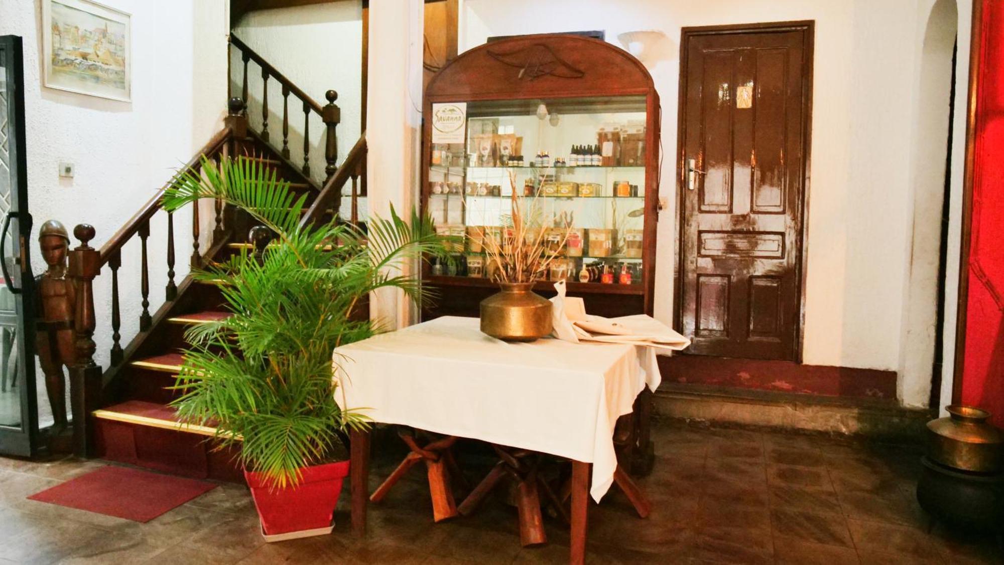 Radama Hotel Antananarivo Buitenkant foto